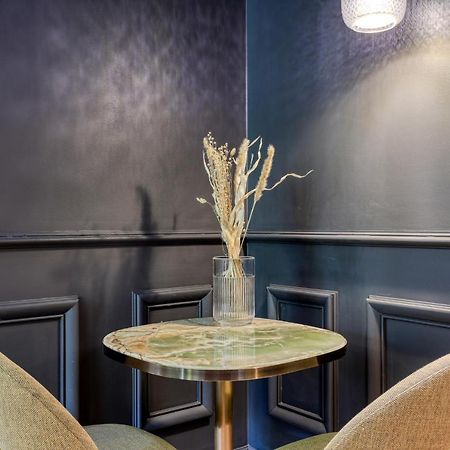 Montaigne Executive Suite Parigi Esterno foto