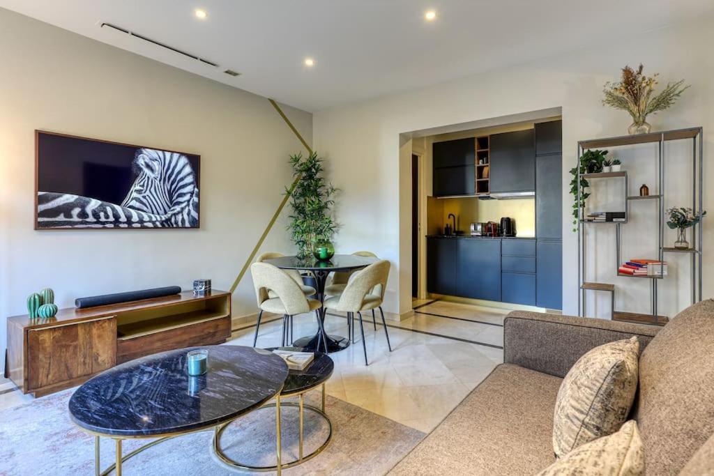 Montaigne Executive Suite Parigi Esterno foto