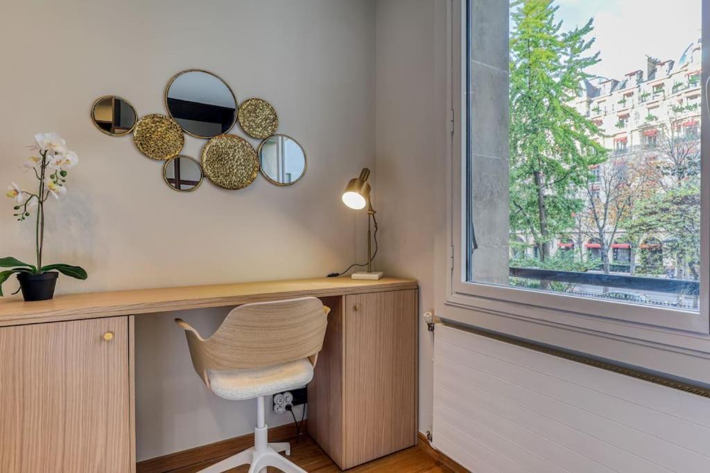 Montaigne Executive Suite Parigi Esterno foto