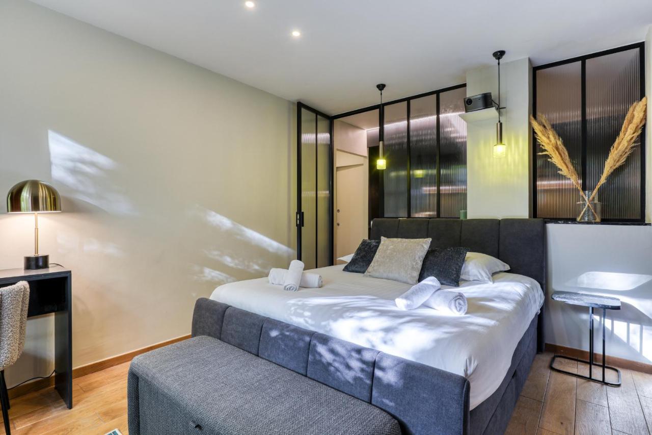 Montaigne Executive Suite Parigi Esterno foto