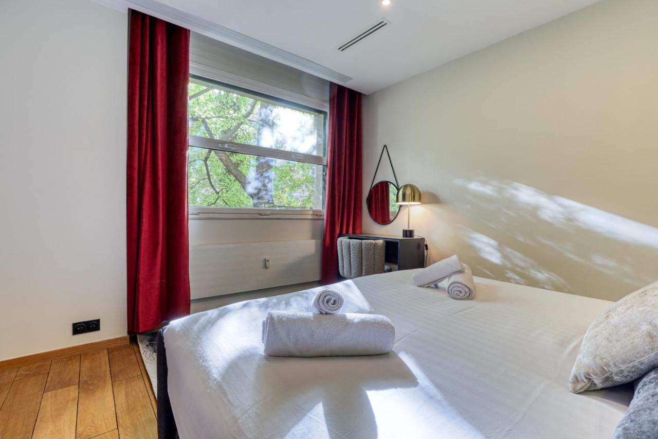Montaigne Executive Suite Parigi Esterno foto