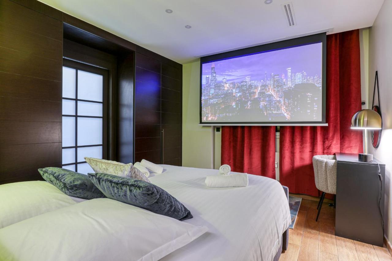 Montaigne Executive Suite Parigi Esterno foto