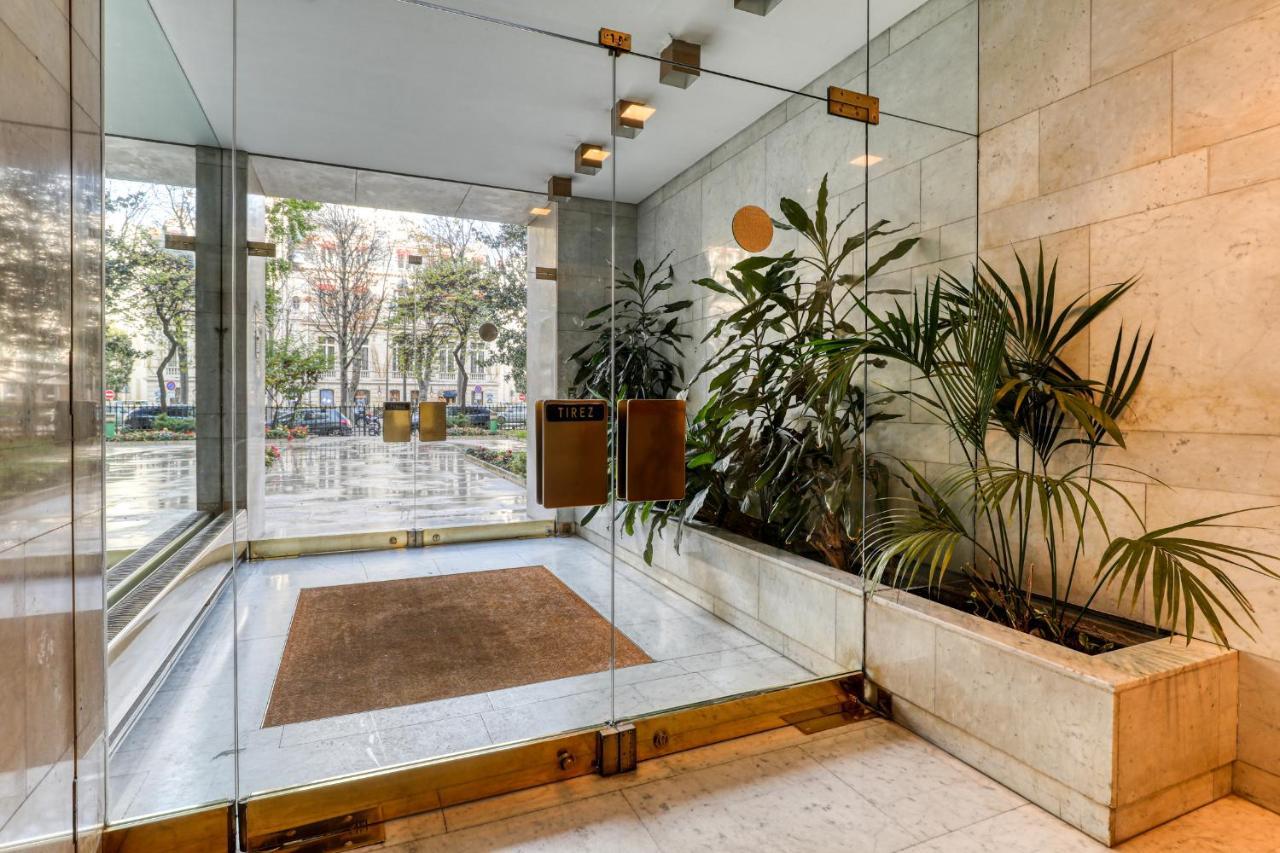 Montaigne Executive Suite Parigi Esterno foto